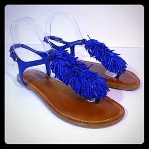 Gianni Bini blue fringe sandals Mackenzie flat